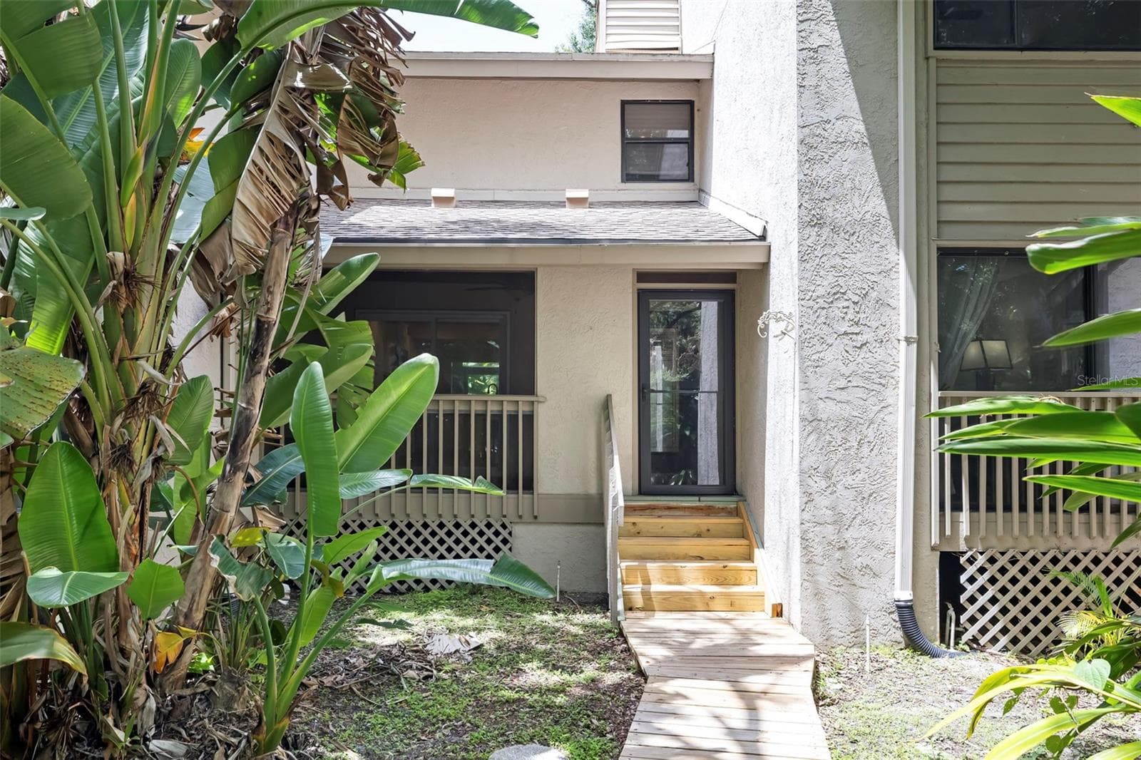 Front door - 5182 LANCEWOOD DR #14, SARASOTA