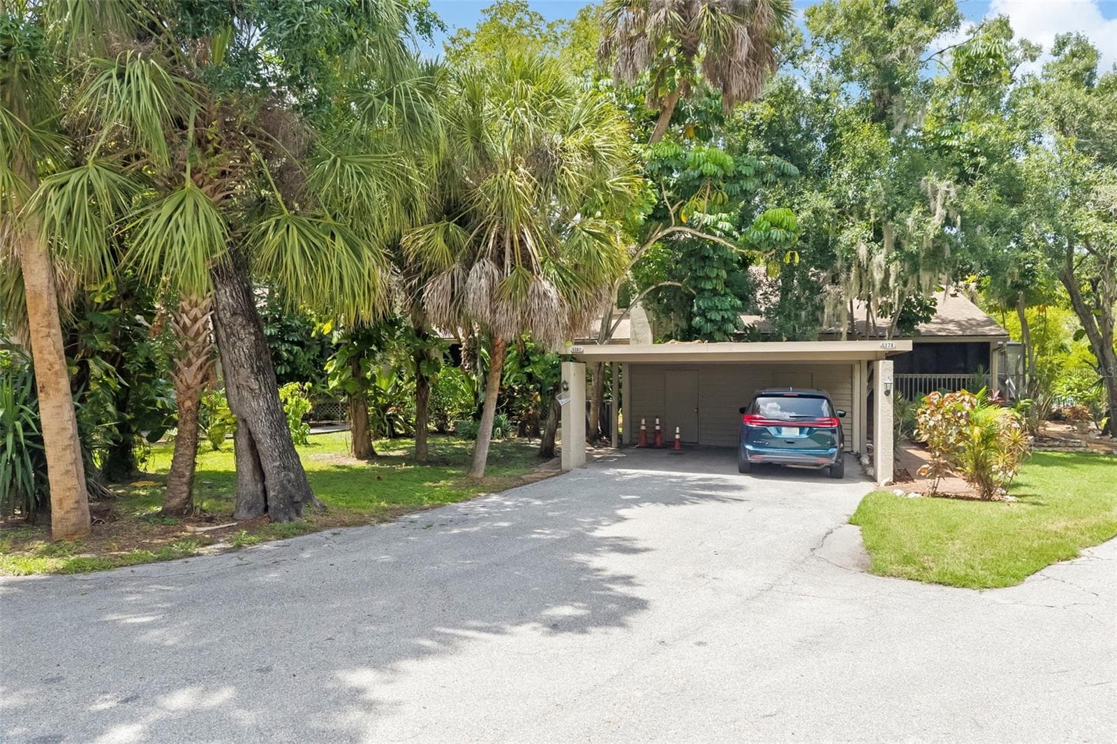 car port - 5182 LANCEWOOD DR #14, SARASOTA