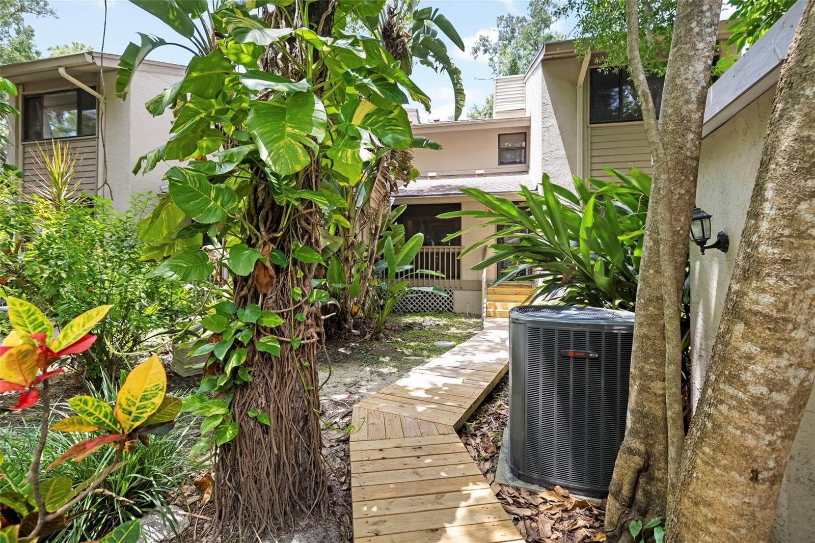 front entrance - 5182 LANCEWOOD DR #14, SARASOTA