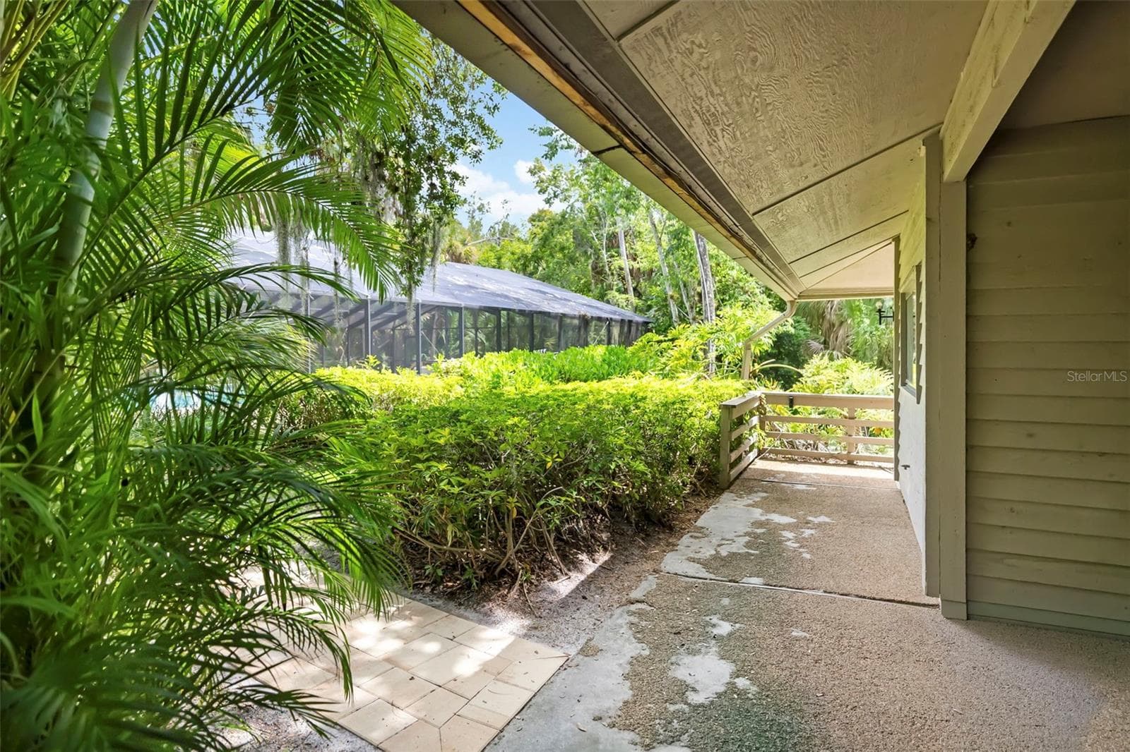 front entrance - 5182 LANCEWOOD DR #14, SARASOTA