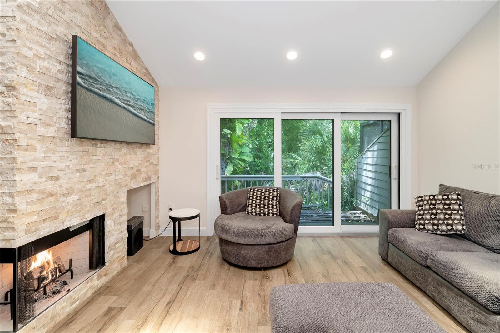 living room - 5182 LANCEWOOD DR #14, SARASOTA