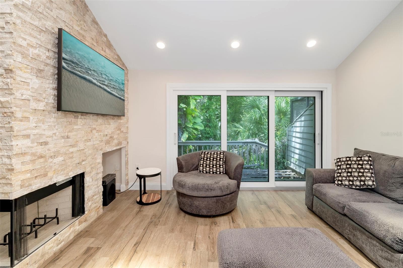 living room - 5182 LANCEWOOD DR #14, SARASOTA
