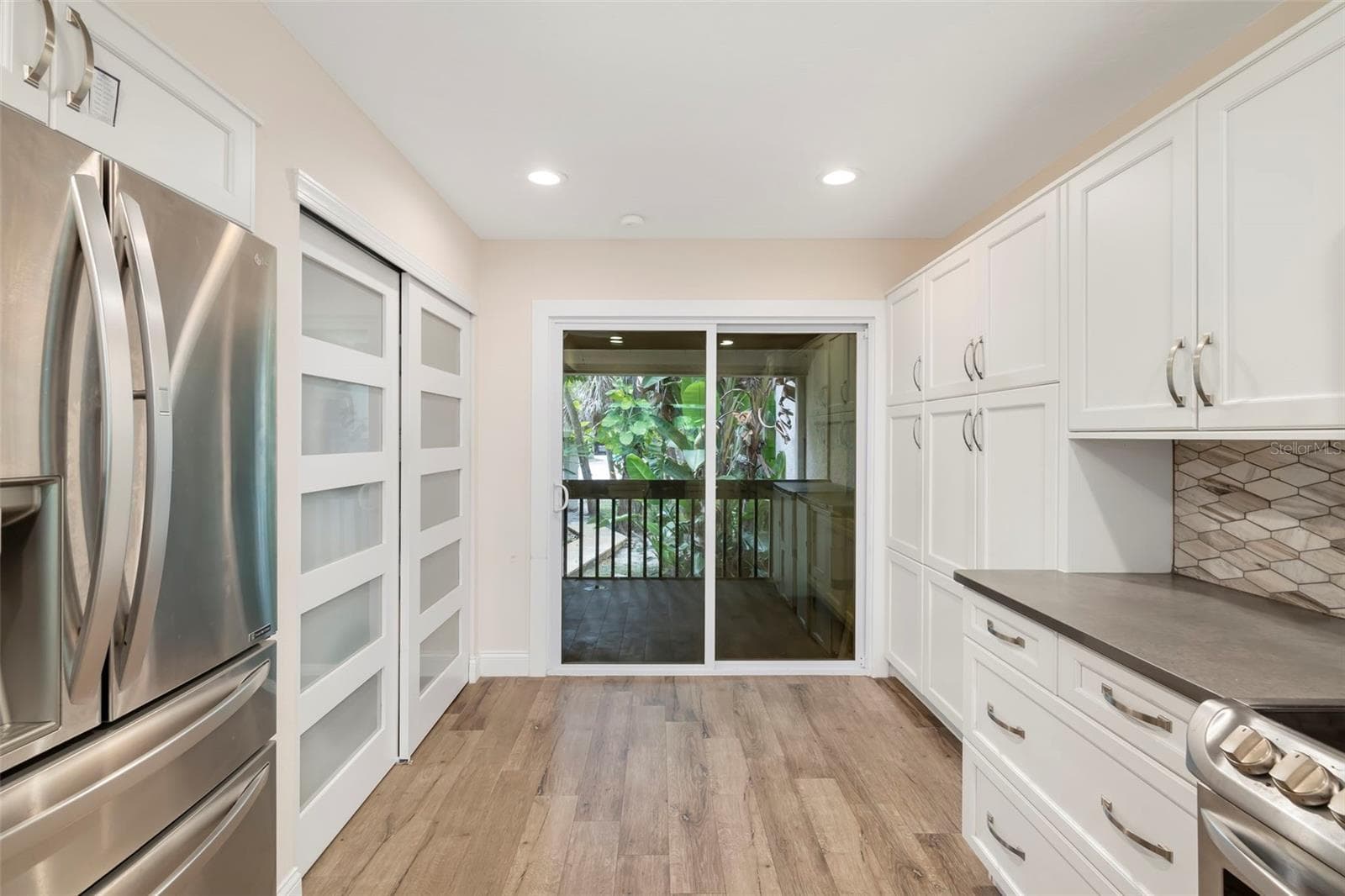 kitchen - 5182 LANCEWOOD DR #14, SARASOTA