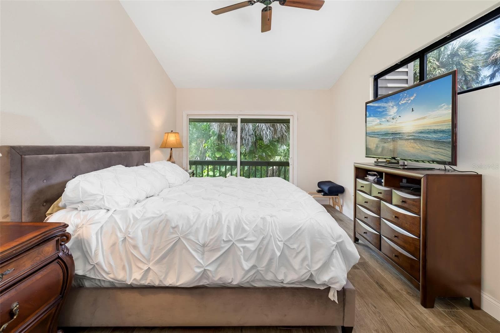 primary bedroom - 5182 LANCEWOOD DR #14, SARASOTA