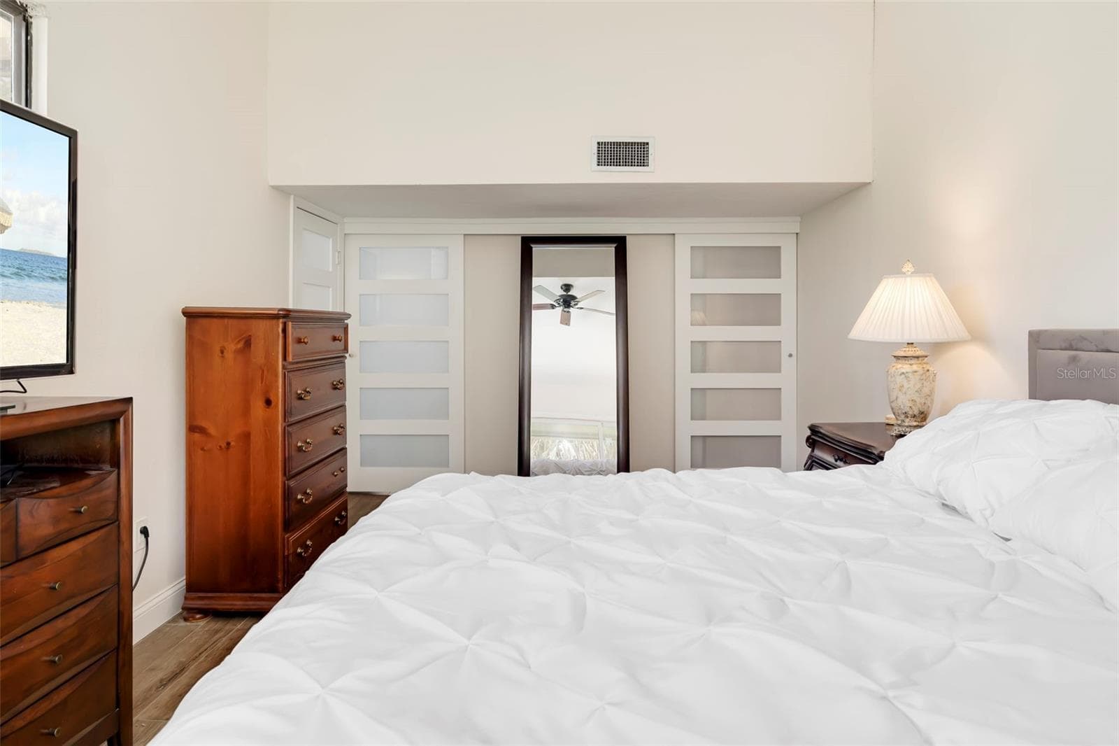 primary bedroom - 5182 LANCEWOOD DR #14, SARASOTA