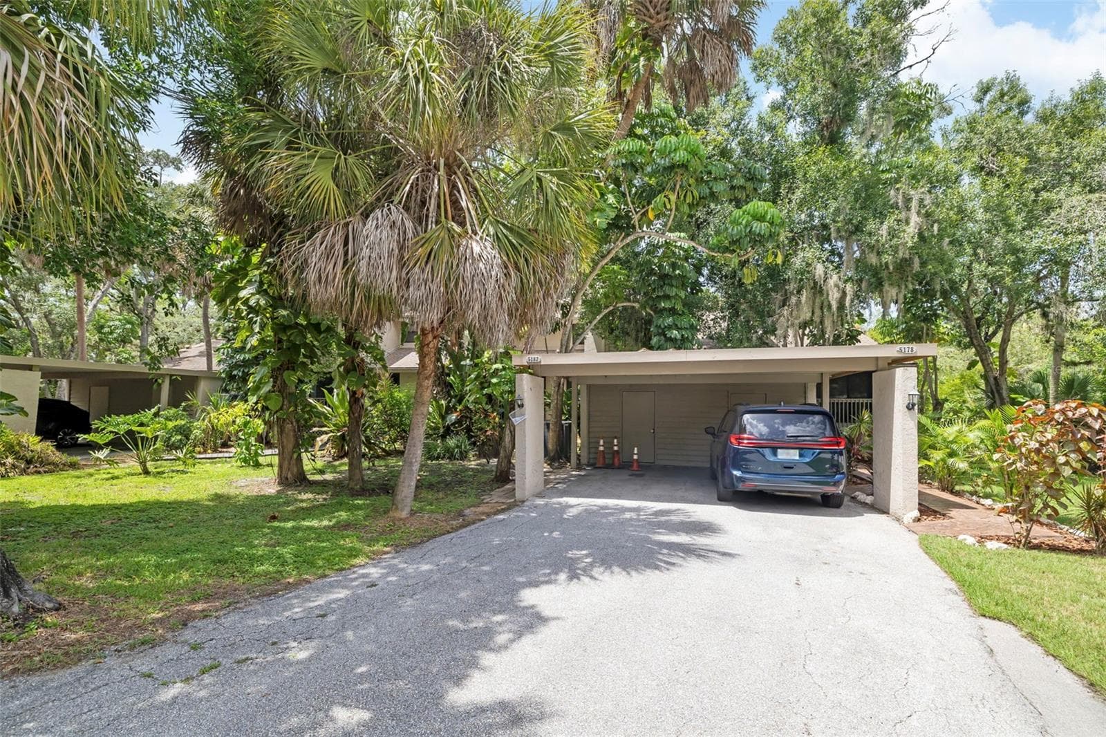 carport - 5182 LANCEWOOD DR #14, SARASOTA