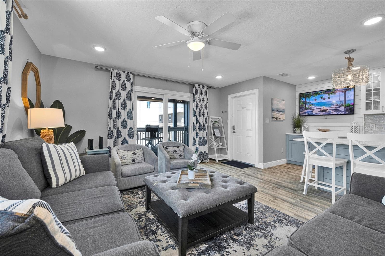 Condominium at 812 GULF BLVD #3, INDIAN ROCKS BEACH, photo 8 of 44
