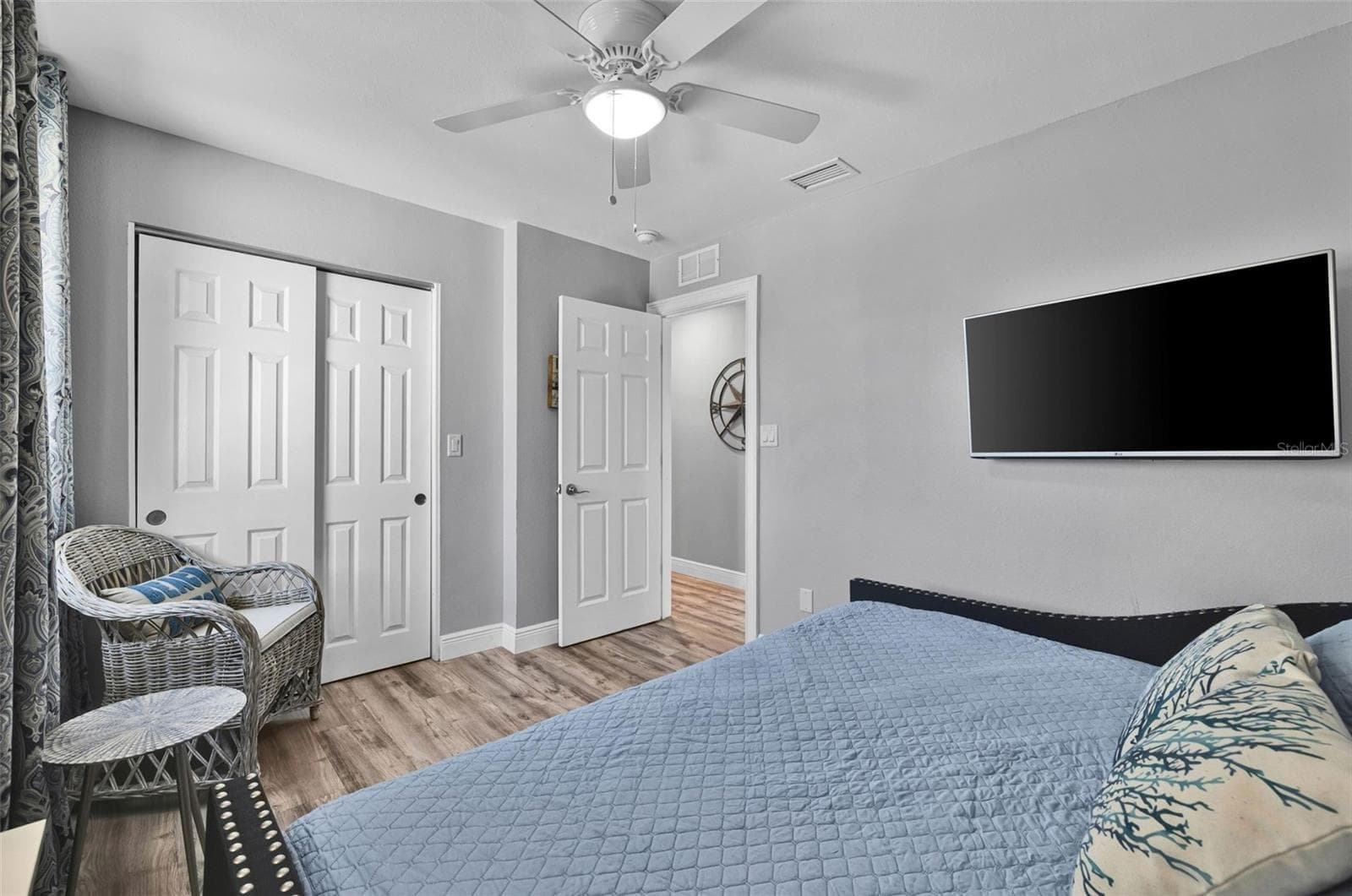 Condominium at 812 GULF BLVD #3, INDIAN ROCKS BEACH, photo 17 of 44