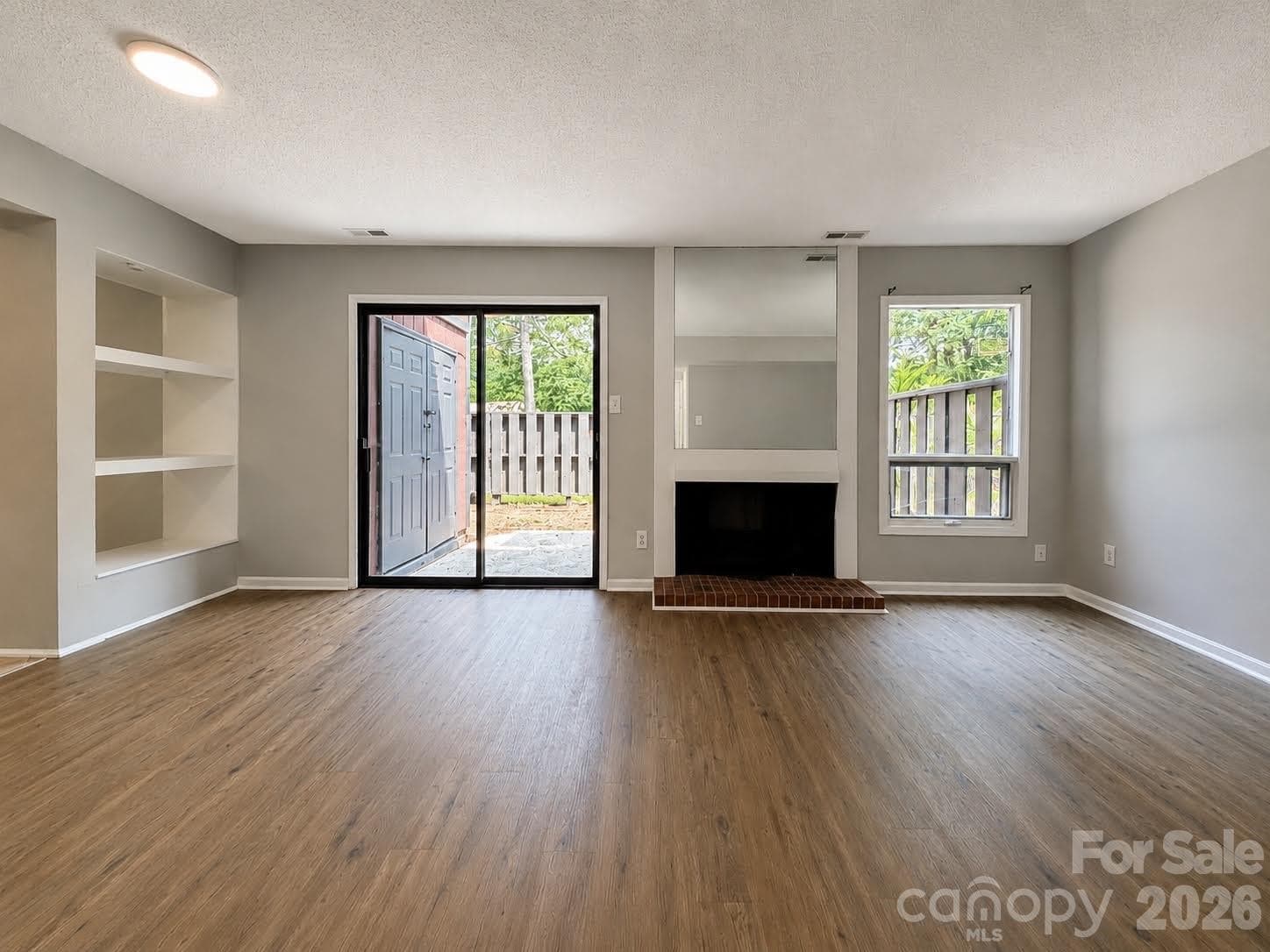 6101 honeysuckle Lane
