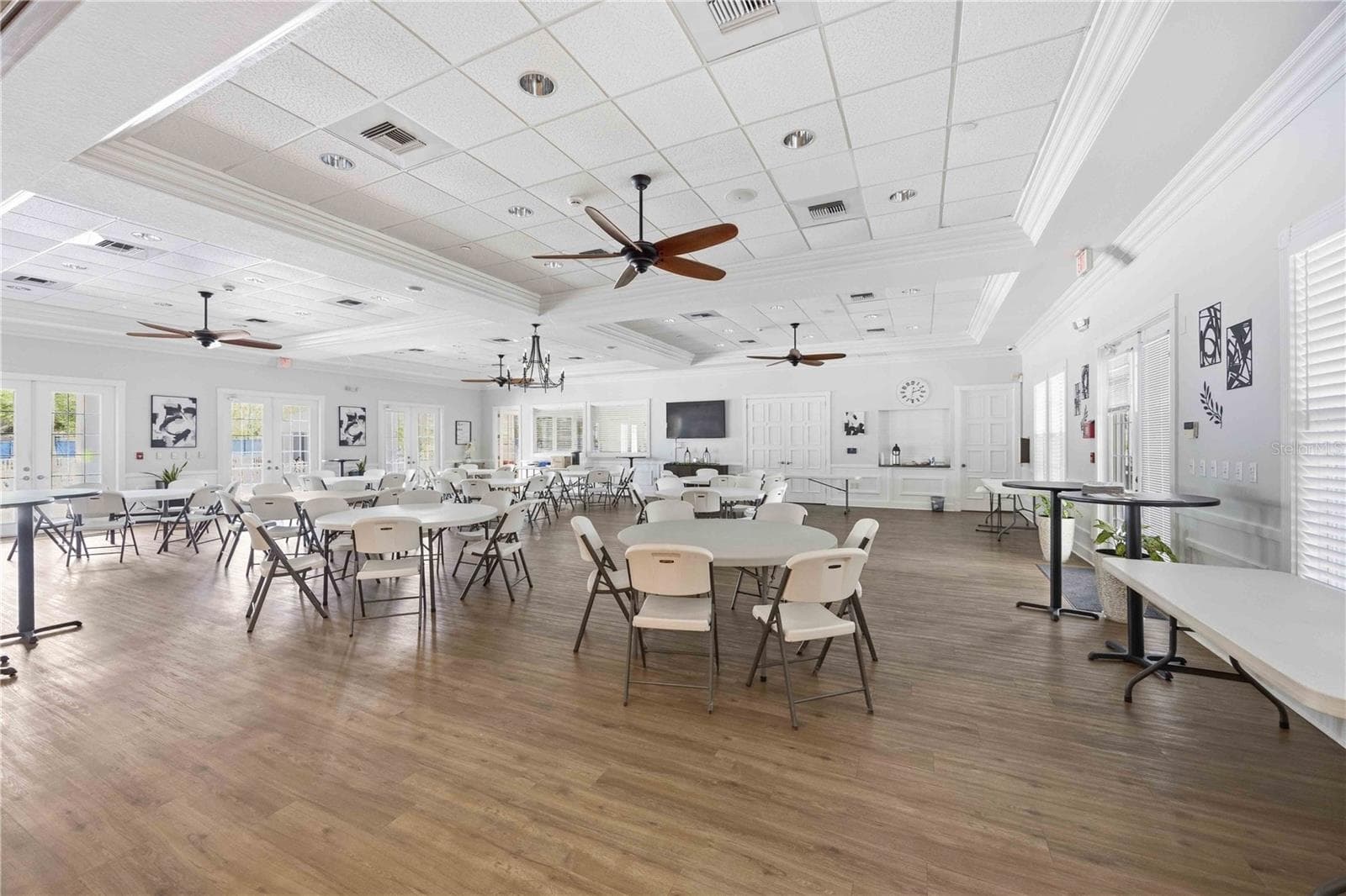 Event space in community center - 1914 SCARLETT AVE, NORTH PORT