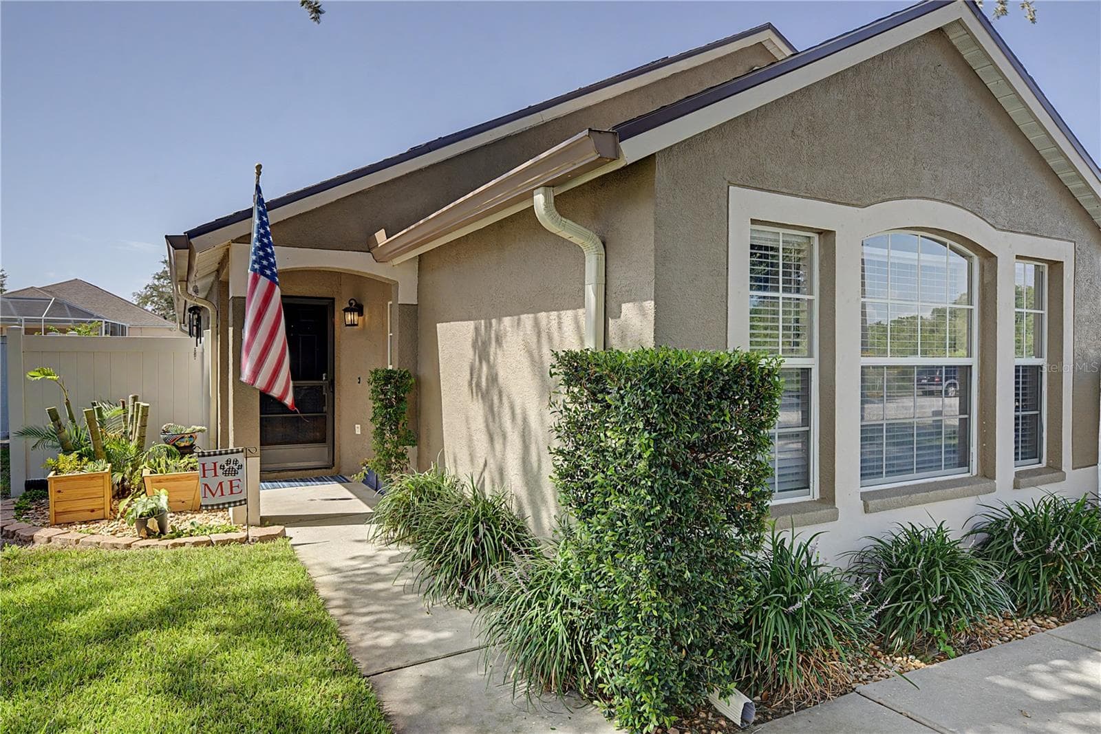 Single Family Residence at 24328 MISTWOOD CT, LUTZ, photo 2 of 43