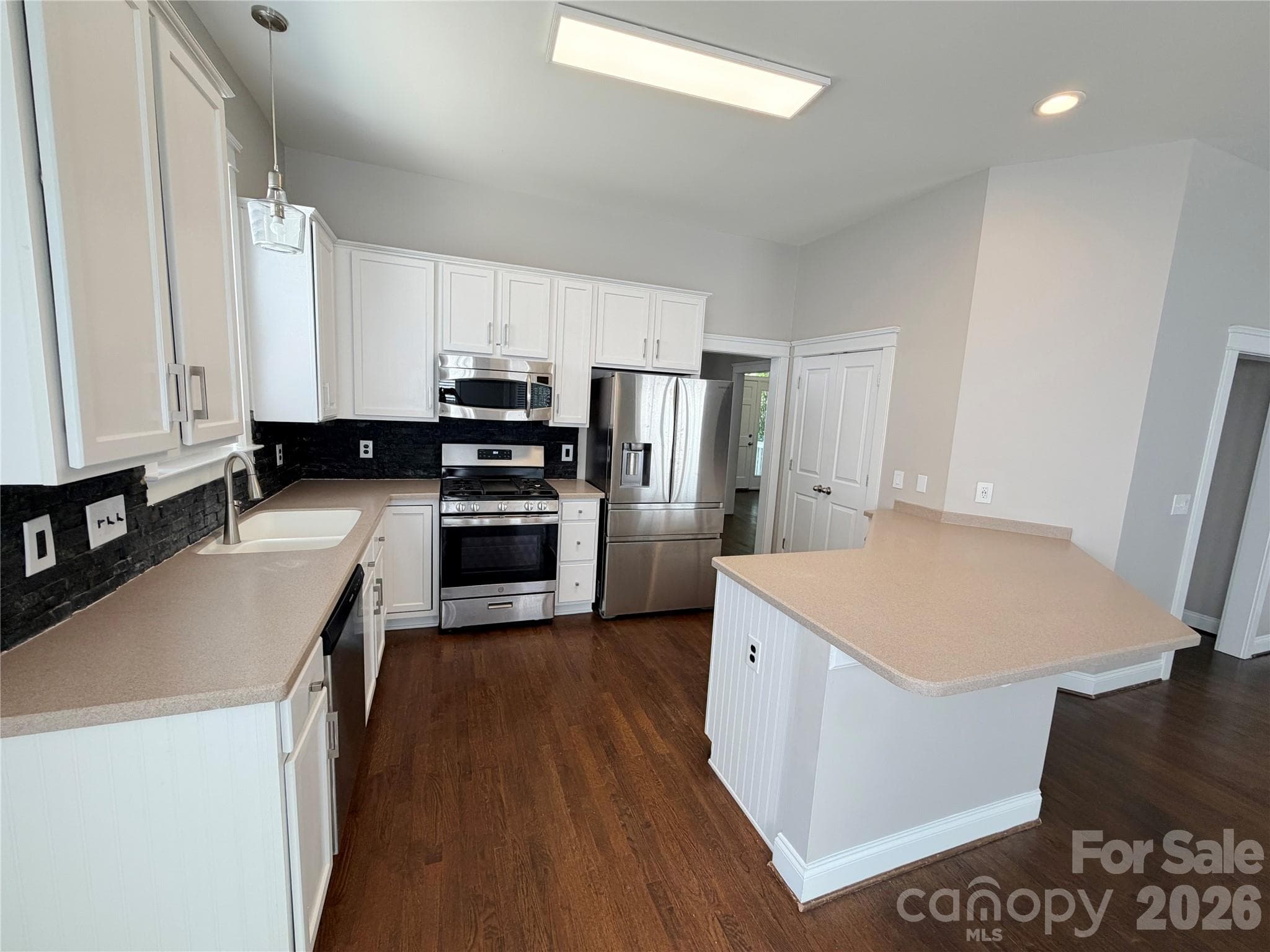 Single Family Residence at Huntersville, photo 6 of 31