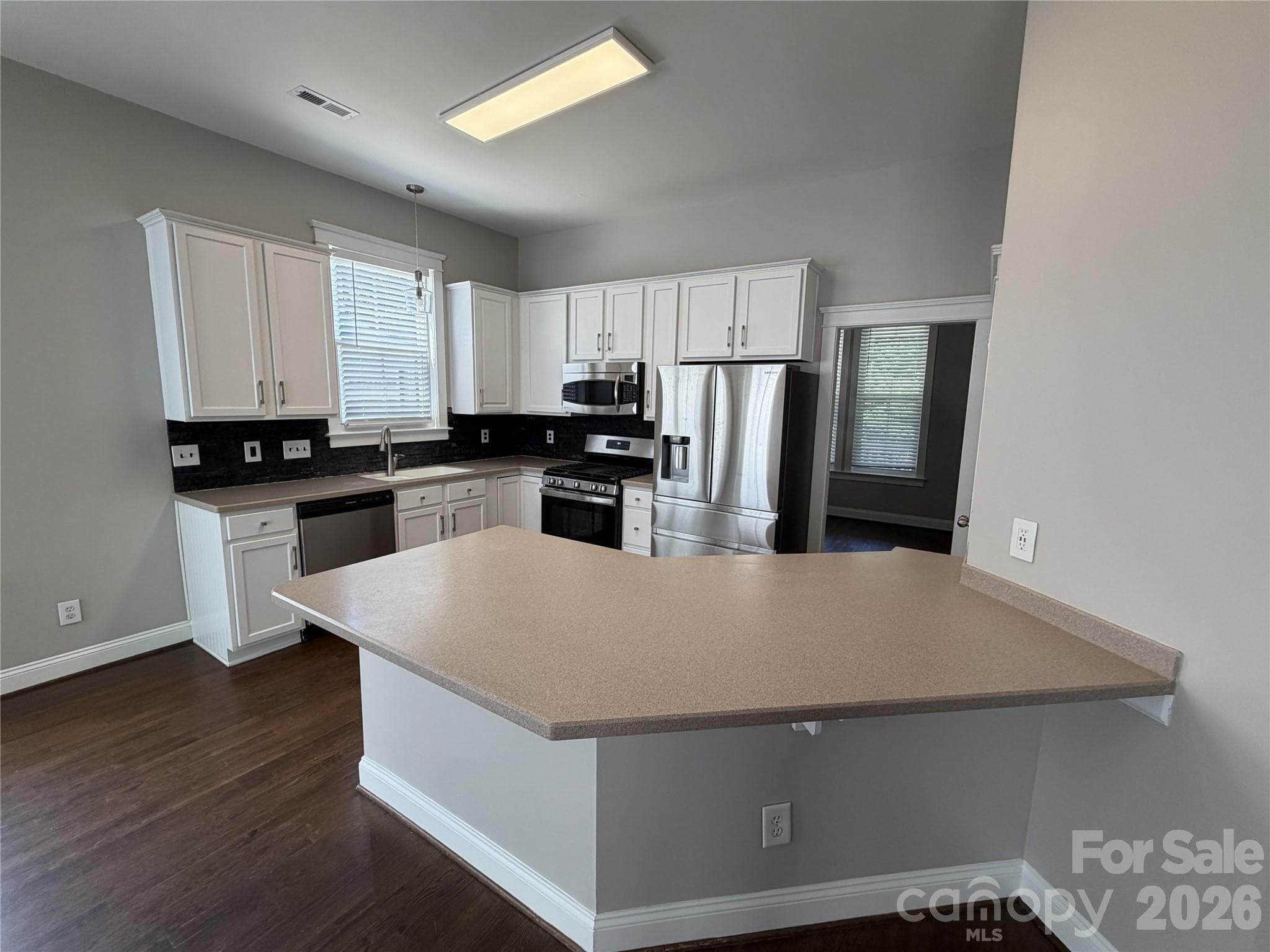 Single Family Residence at Huntersville, photo 8 of 31