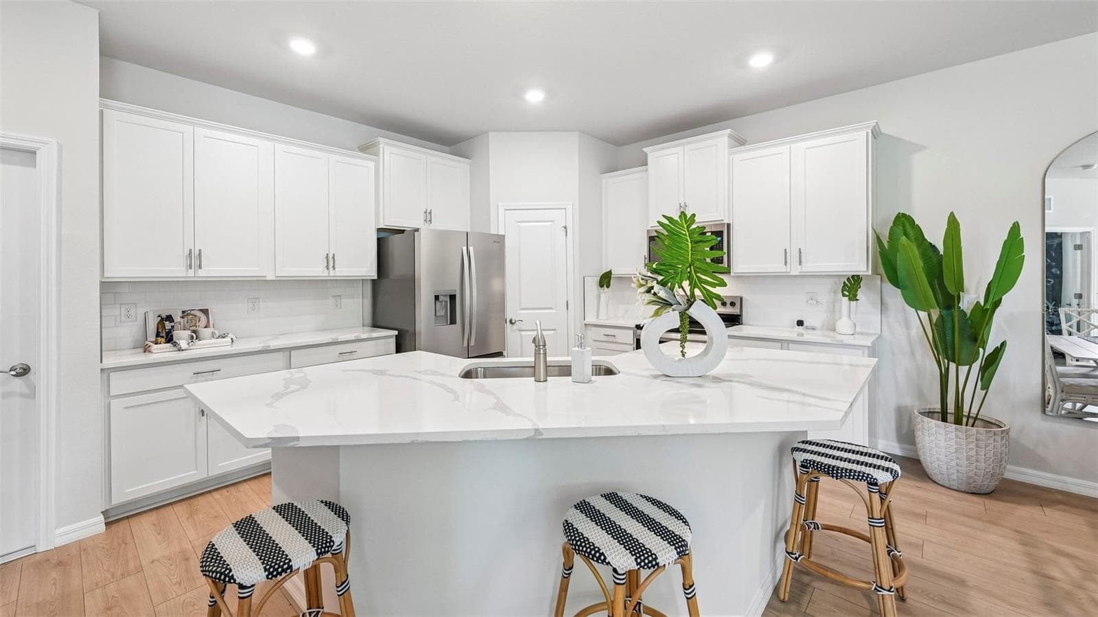Villa at 18350 TAVERNSIDE TRL, LAKEWOOD RANCH, photo 4 of 53