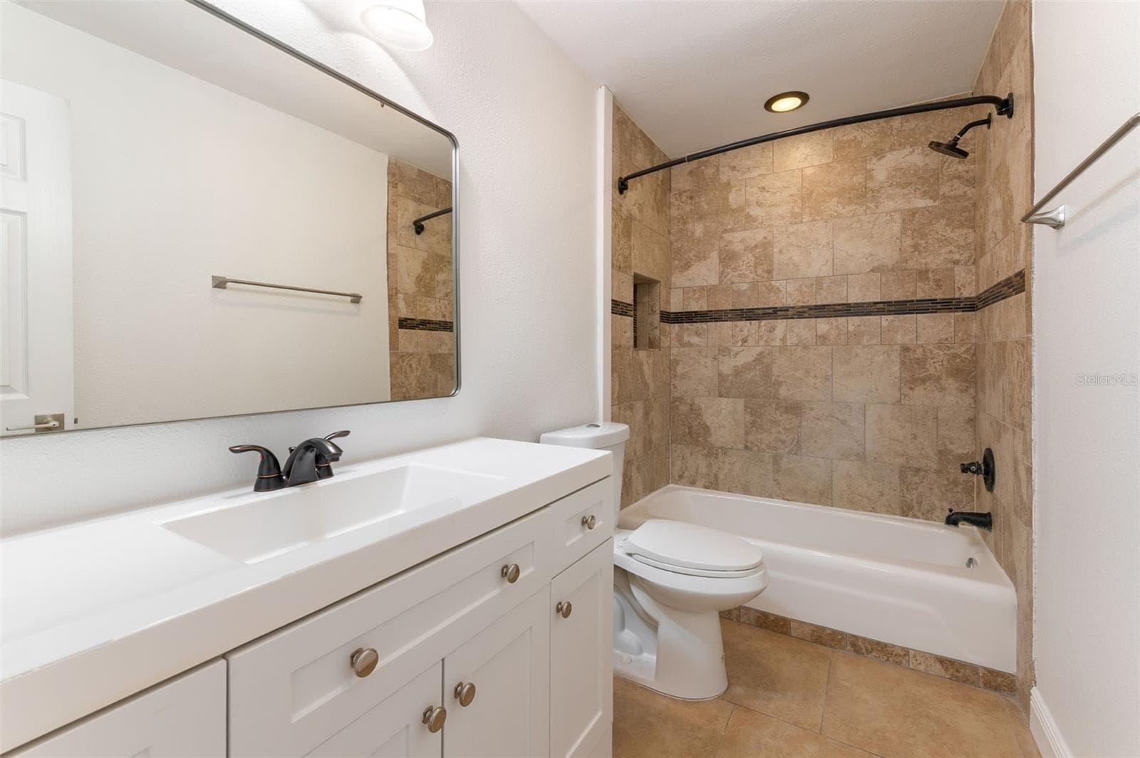 Duplex at 14036 MARGUERITE DR, MADEIRA BEACH, photo 20 of 36