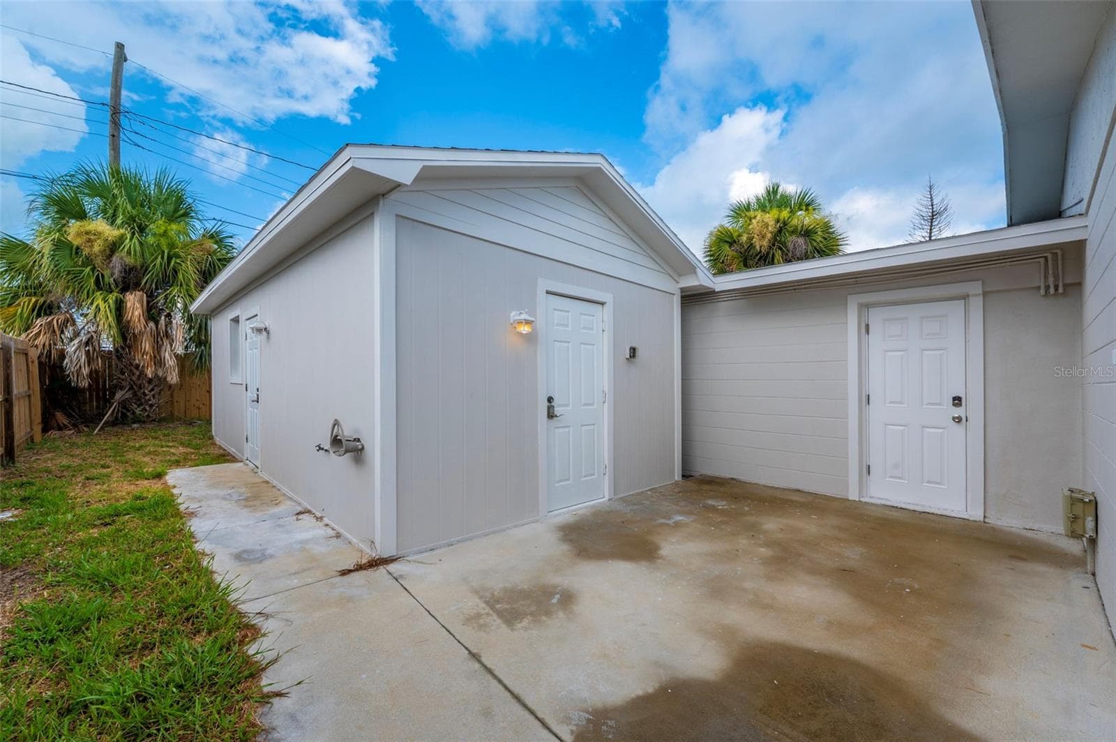 Duplex at 14036 MARGUERITE DR, MADEIRA BEACH, photo 22 of 36