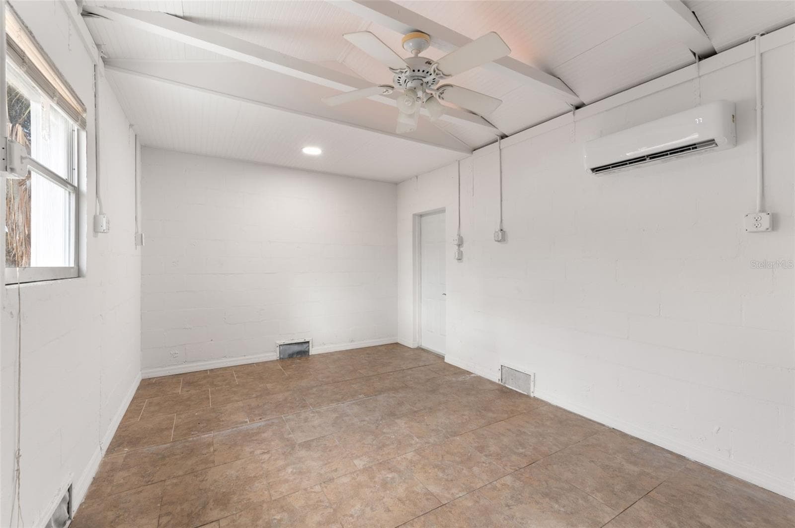 Duplex at 14036 MARGUERITE DR, MADEIRA BEACH, photo 23 of 36