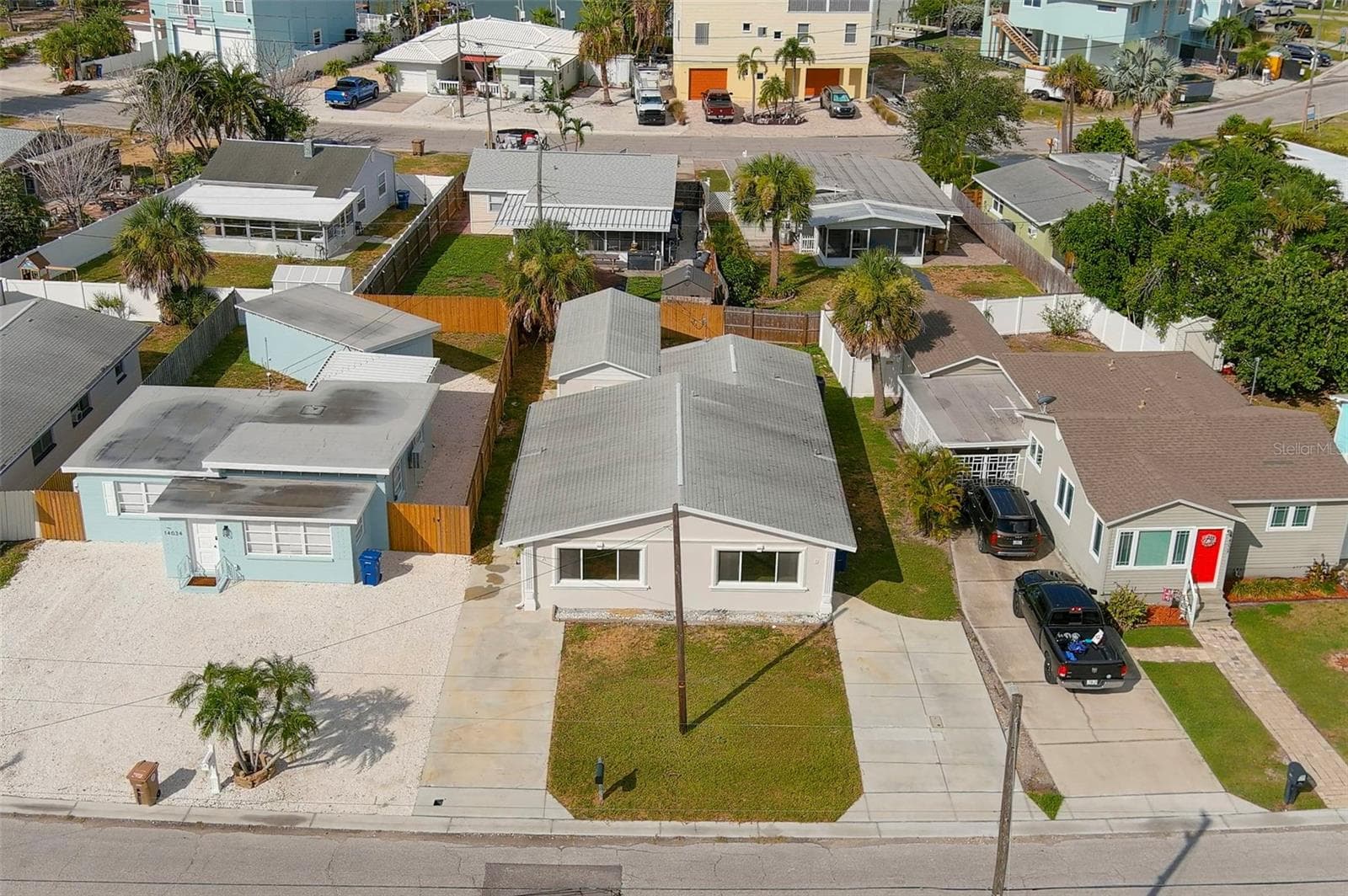 Duplex at 14036 MARGUERITE DR, MADEIRA BEACH, photo 26 of 36