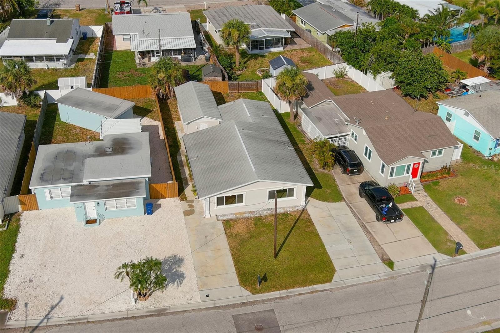 Duplex at 14036 MARGUERITE DR, MADEIRA BEACH, photo 27 of 36