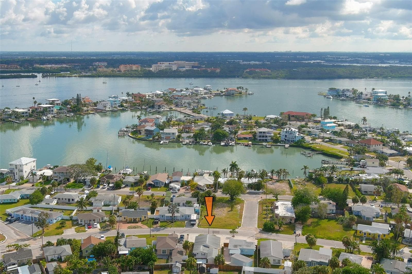 Duplex at 14036 MARGUERITE DR, MADEIRA BEACH, photo 33 of 36