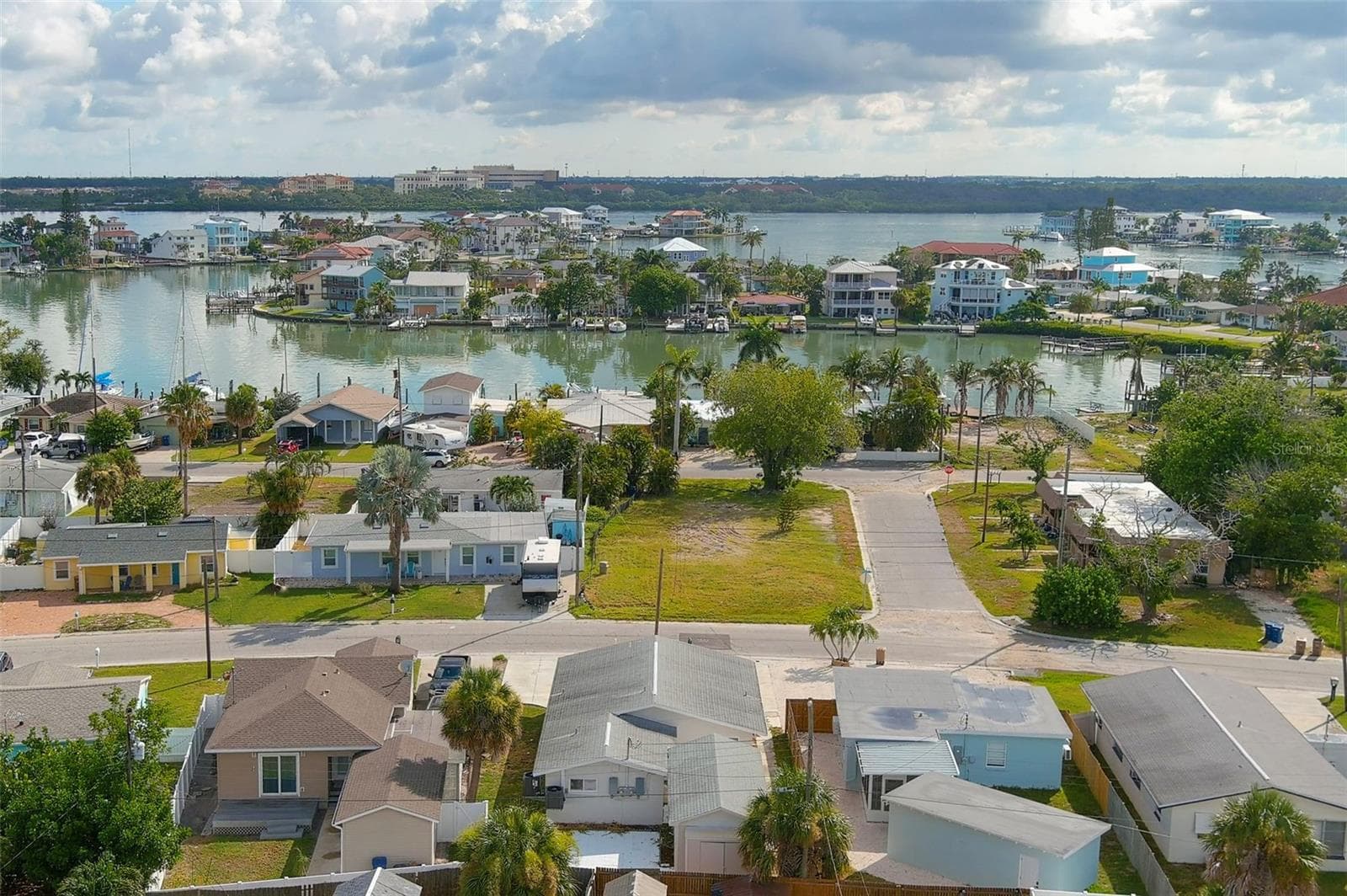 Duplex at 14036 MARGUERITE DR, MADEIRA BEACH, photo 35 of 36