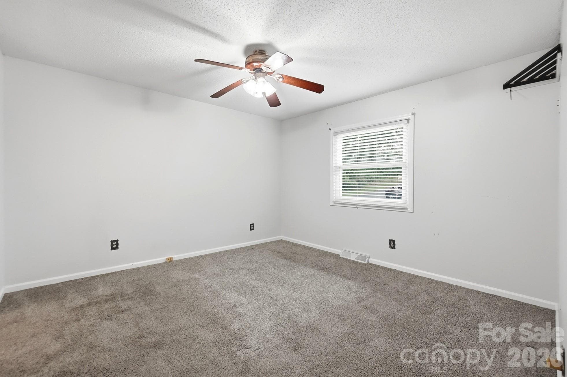 Single Family Residence at 2600 Providence Drive, Gastonia, photo 27 of 47
