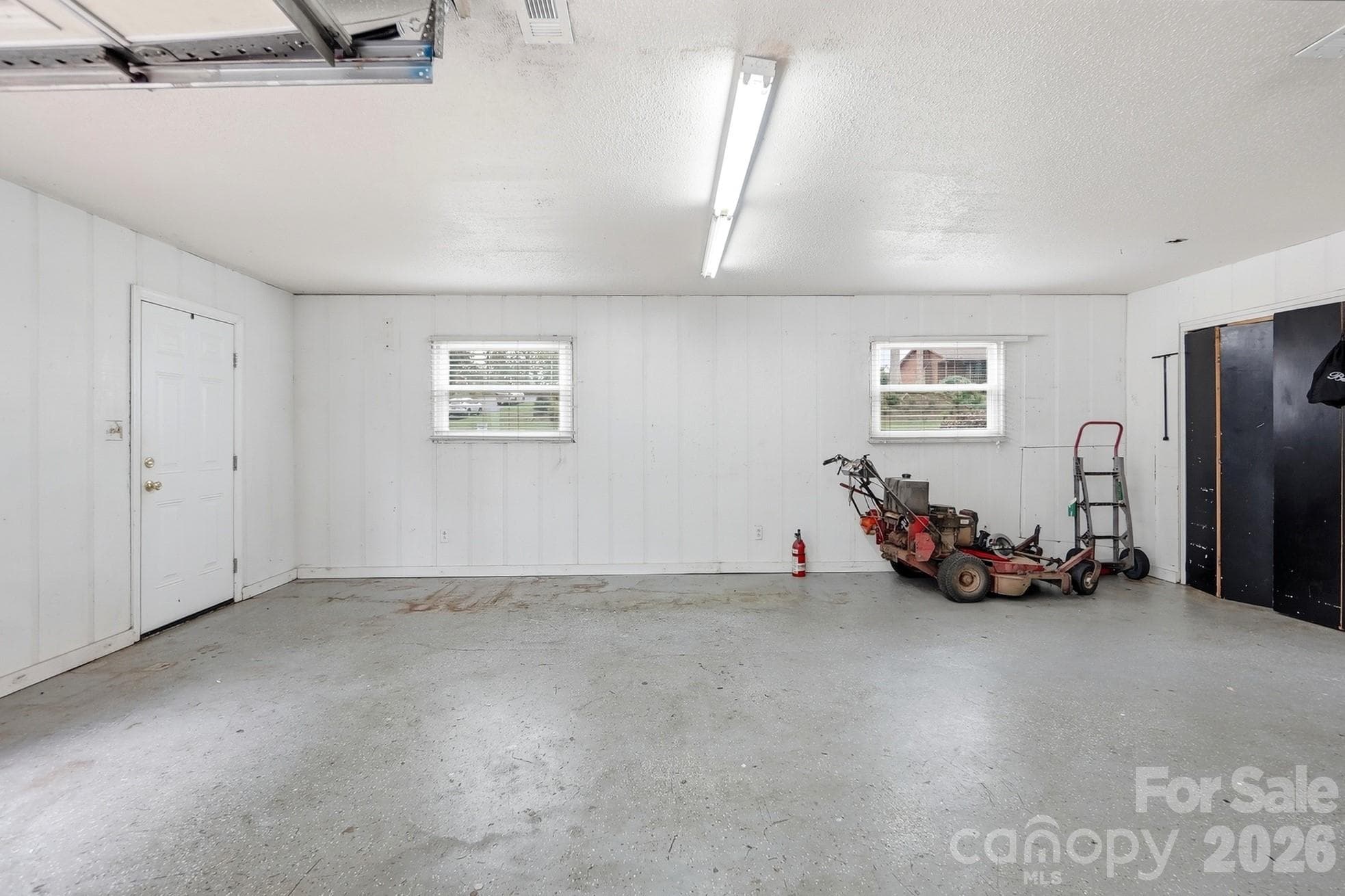 Garage with epoxy flooring - 2600 Providence Drive, Gastonia
