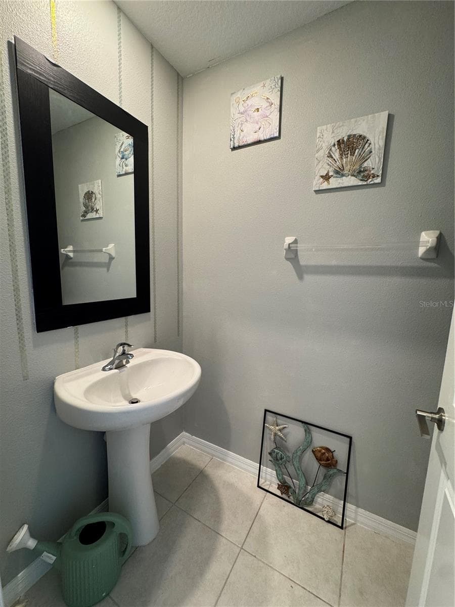 Single Family Residence at 36569 SMITHFIELD LN, ZEPHYRHILLS, photo 9 of 30