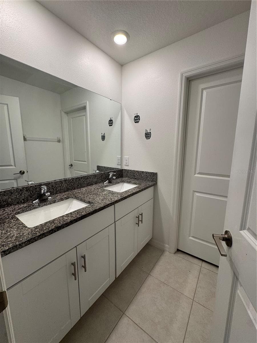 Single Family Residence at 36569 SMITHFIELD LN, ZEPHYRHILLS, photo 14 of 30