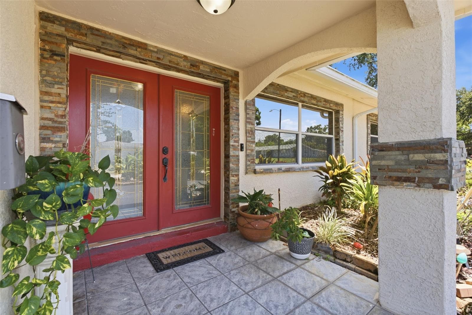 Single Family Residence at 701 58TH AVE S, ST PETERSBURG, photo 4 of 63