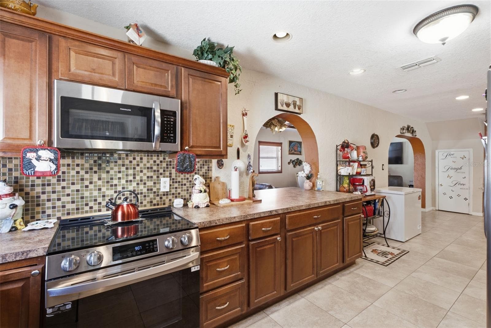 Single Family Residence at 701 58TH AVE S, ST PETERSBURG, photo 16 of 63