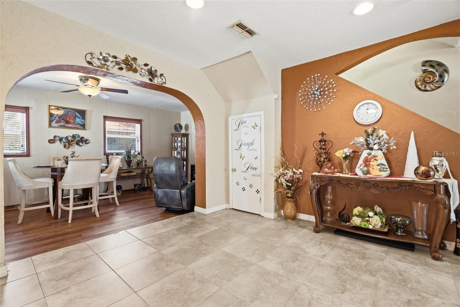 Single Family Residence at 701 58TH AVE S, ST PETERSBURG, photo 18 of 63