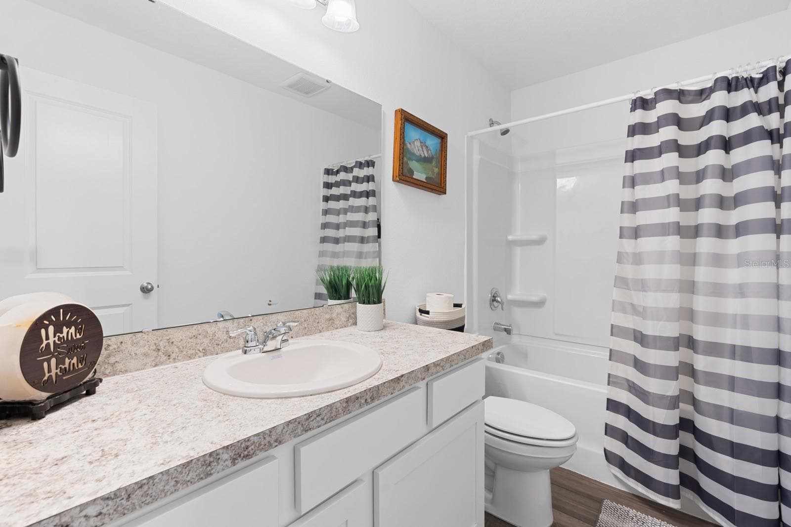 Second Bathroom - 38465 HONEYSUCKLE DR, DADE CITY