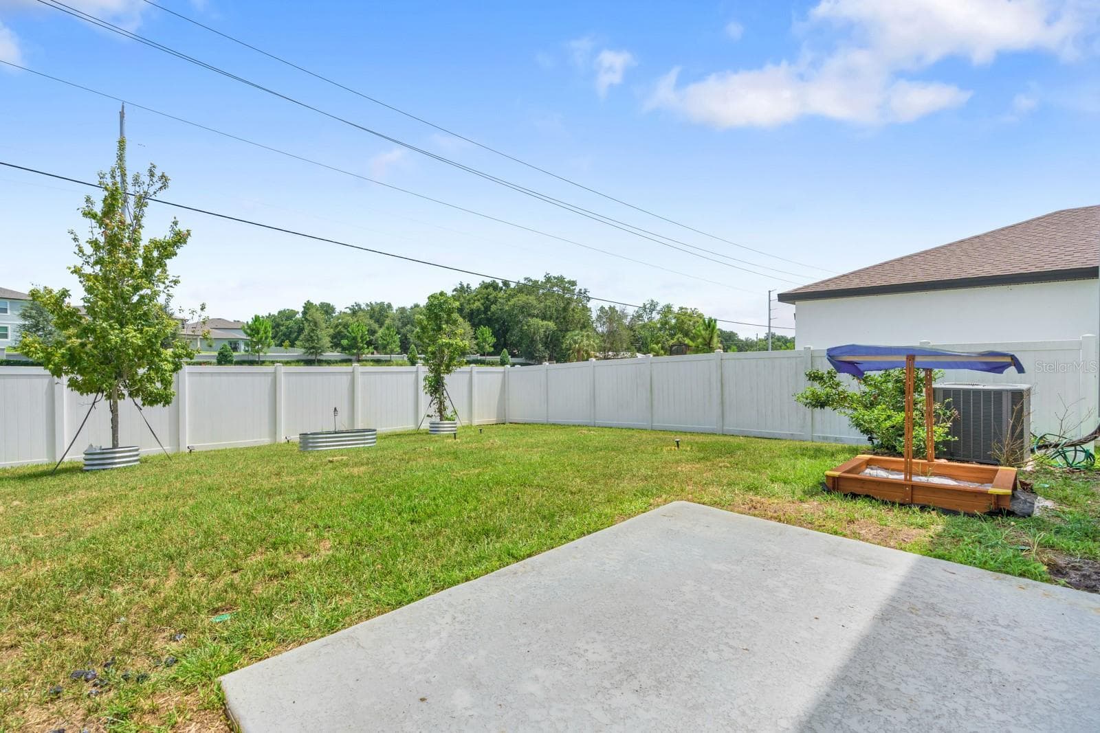 Backyard - 38465 HONEYSUCKLE DR, DADE CITY