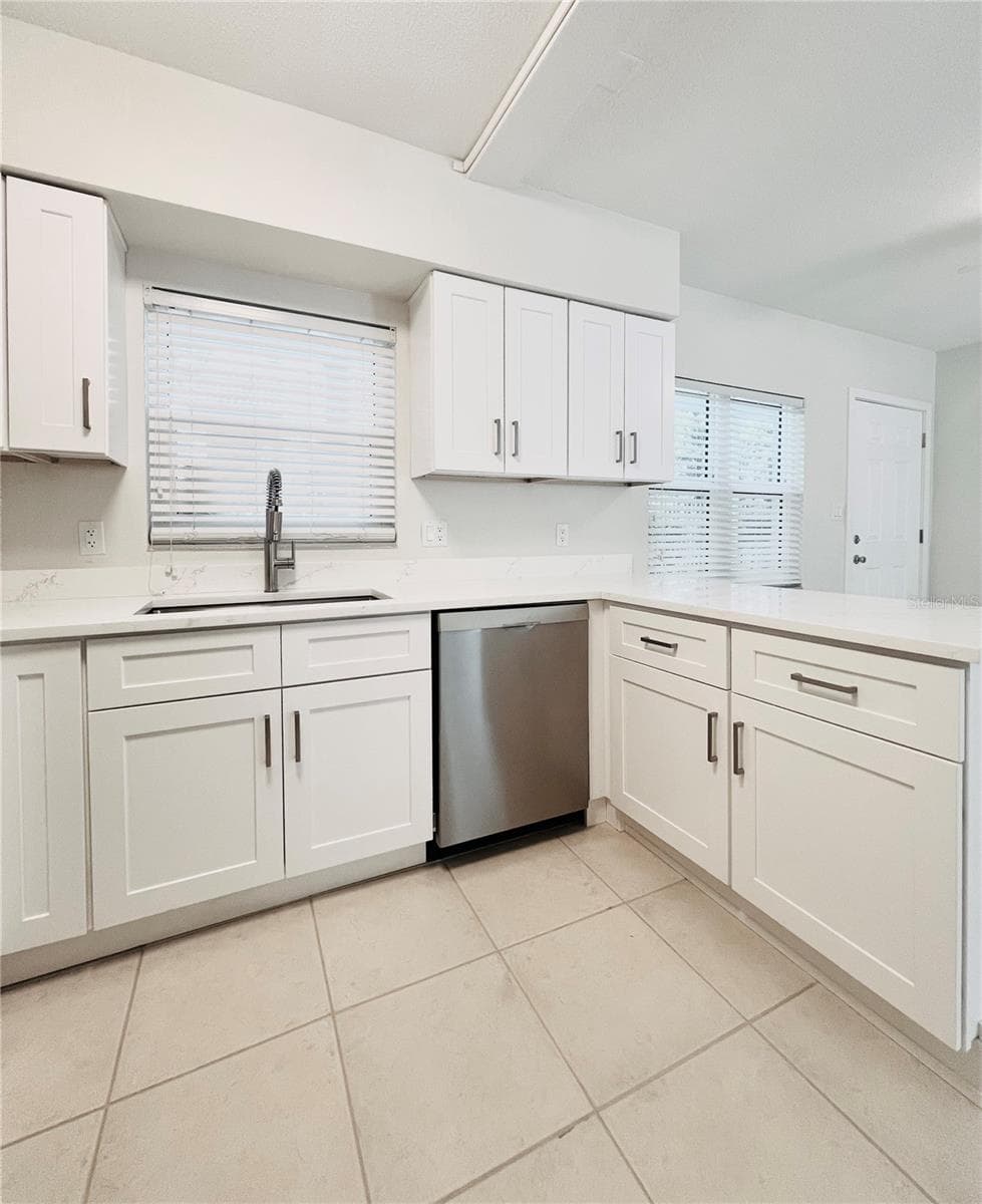 Kitchen - 300 VENETIAN DR #3, CLEARWATER