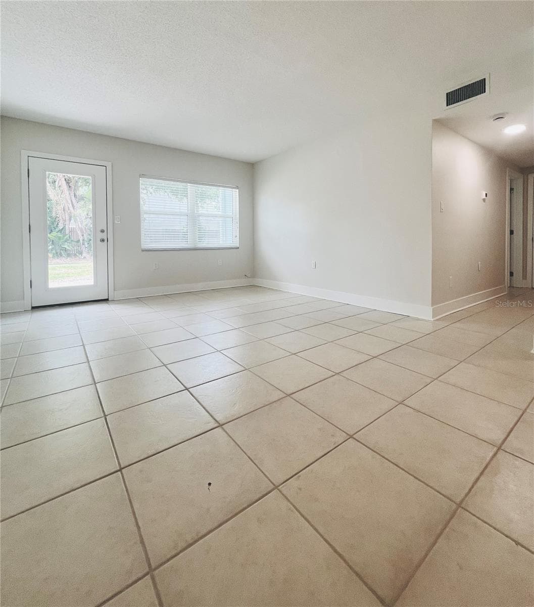 Living Room & Hallway - 300 VENETIAN DR #3, CLEARWATER