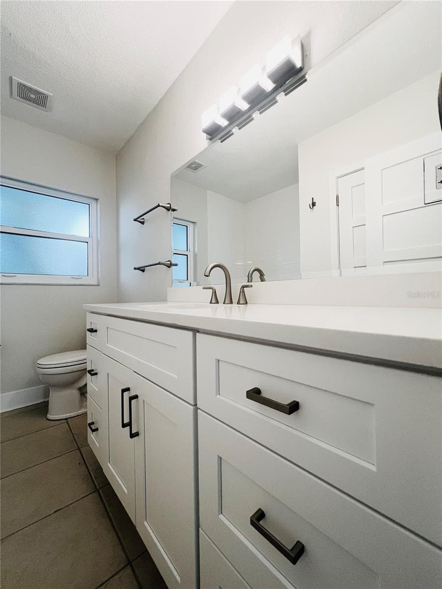 Bathroom - 300 VENETIAN DR #3, CLEARWATER