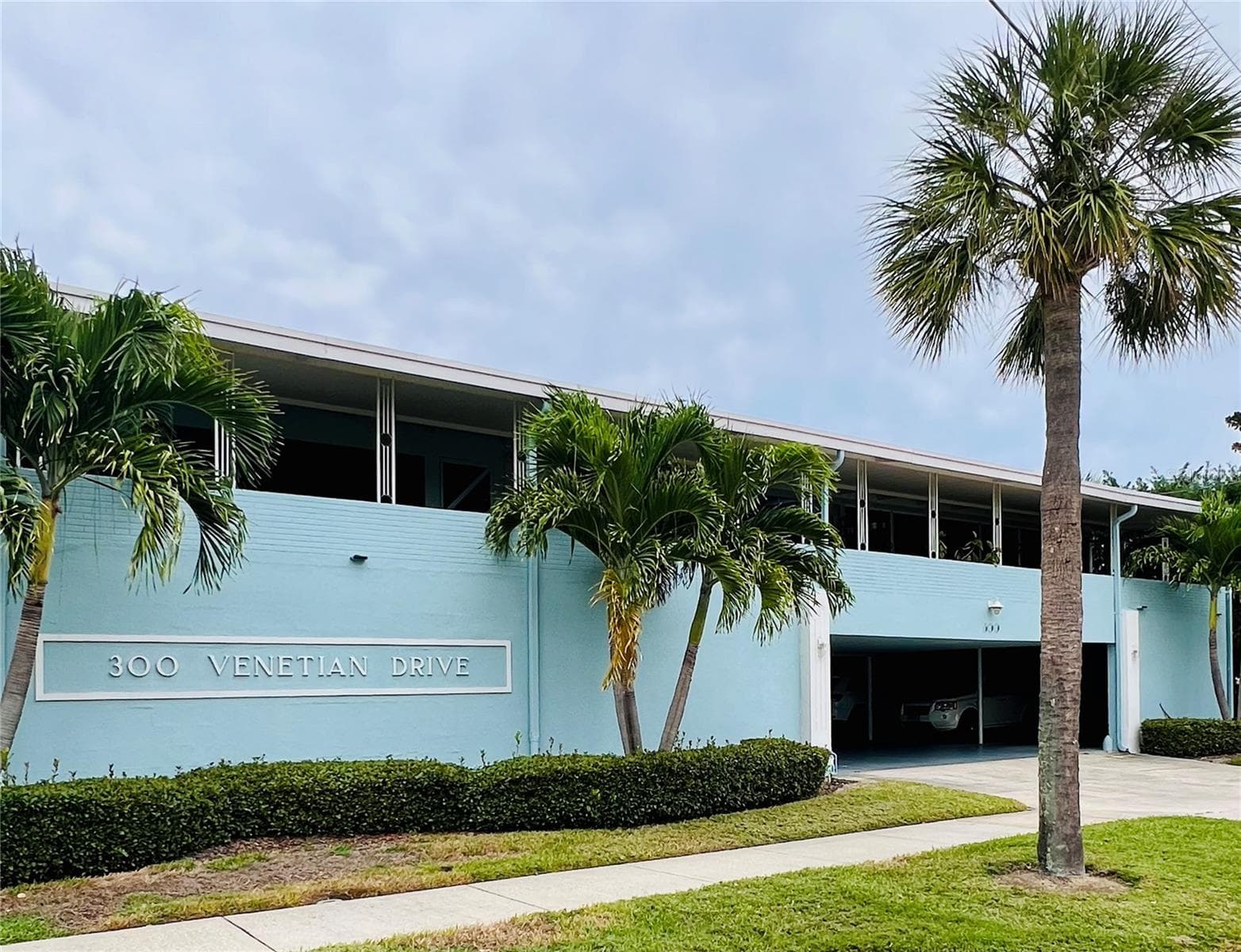 Front with Garage Entrance - 300 VENETIAN DR #3, CLEARWATER