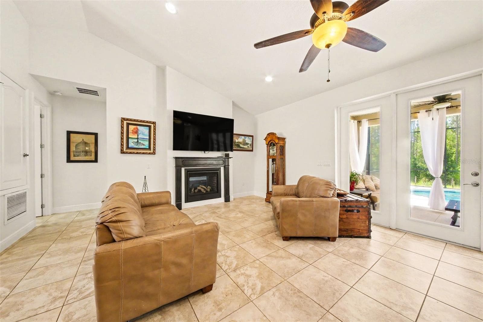 Single Family Residence at 11200 BUCKHILL LN, CLERMONT, photo 6 of 31