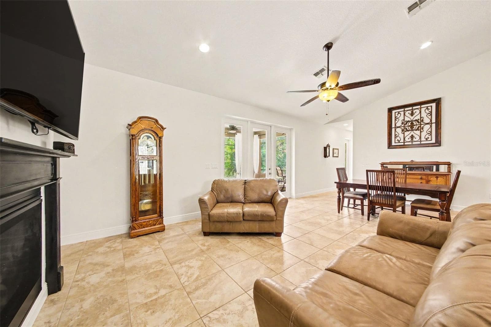 Single Family Residence at 11200 BUCKHILL LN, CLERMONT, photo 7 of 31