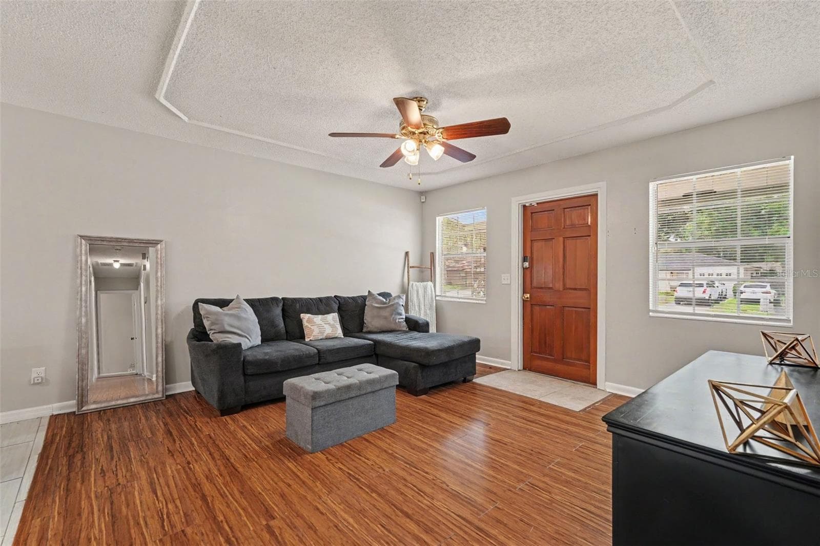 Single Family Residence at 4419 DOLPHIN DR, TAMPA, photo 8 of 25