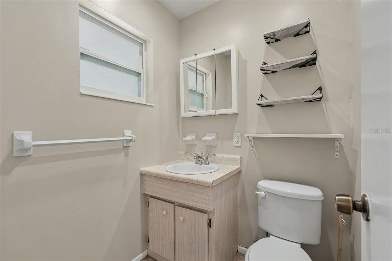 Single Family Residence at 4419 DOLPHIN DR, TAMPA, photo 18 of 25