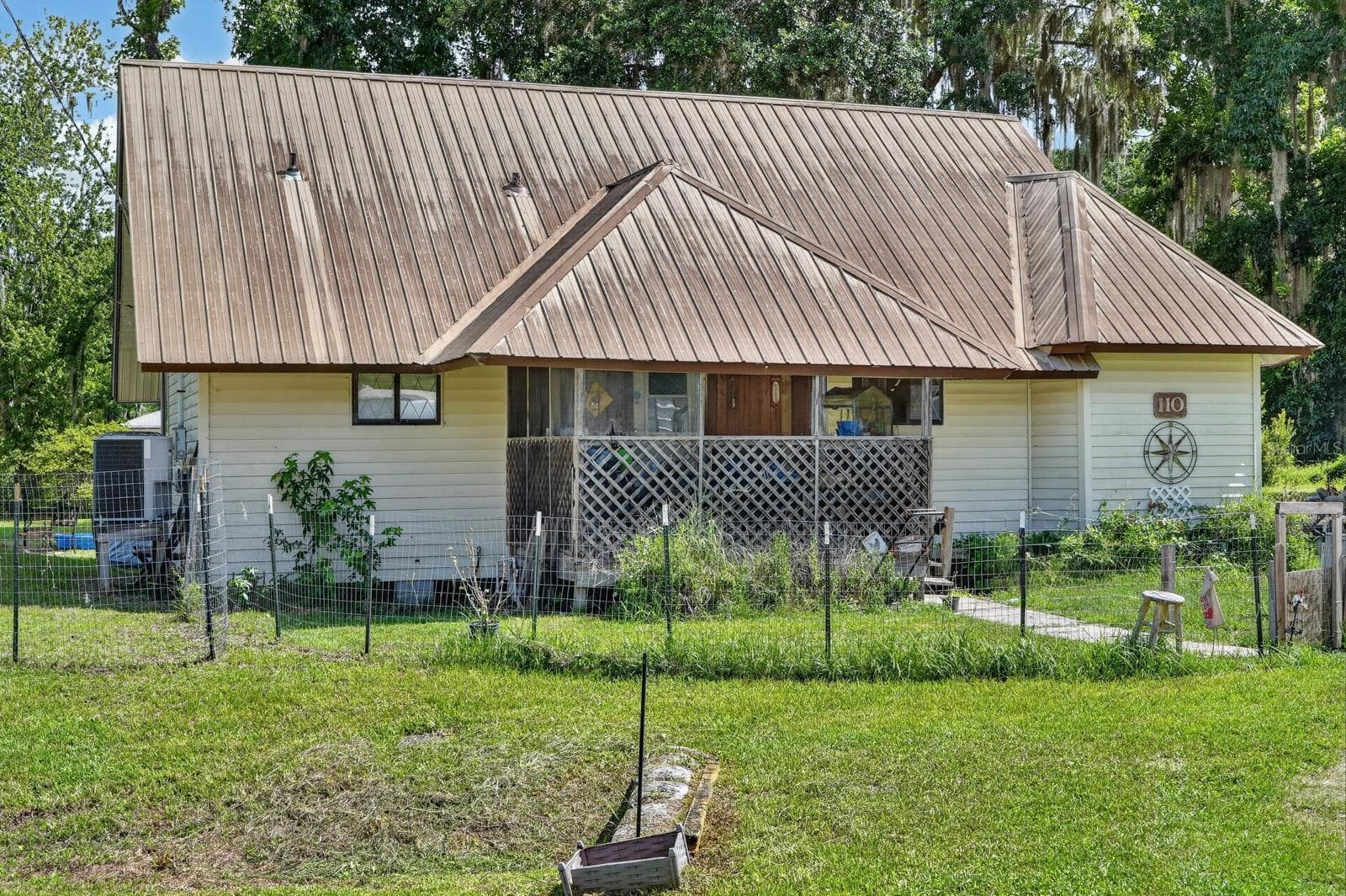 Single Family Residence at 110 W PALM AVE, CRESCENT CITY, photo 2 of 47