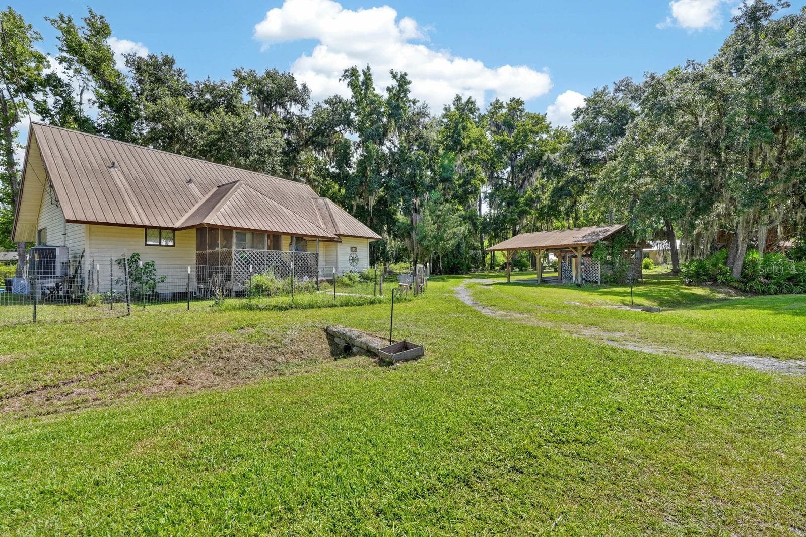 Single Family Residence at 110 W PALM AVE, CRESCENT CITY, photo 6 of 47