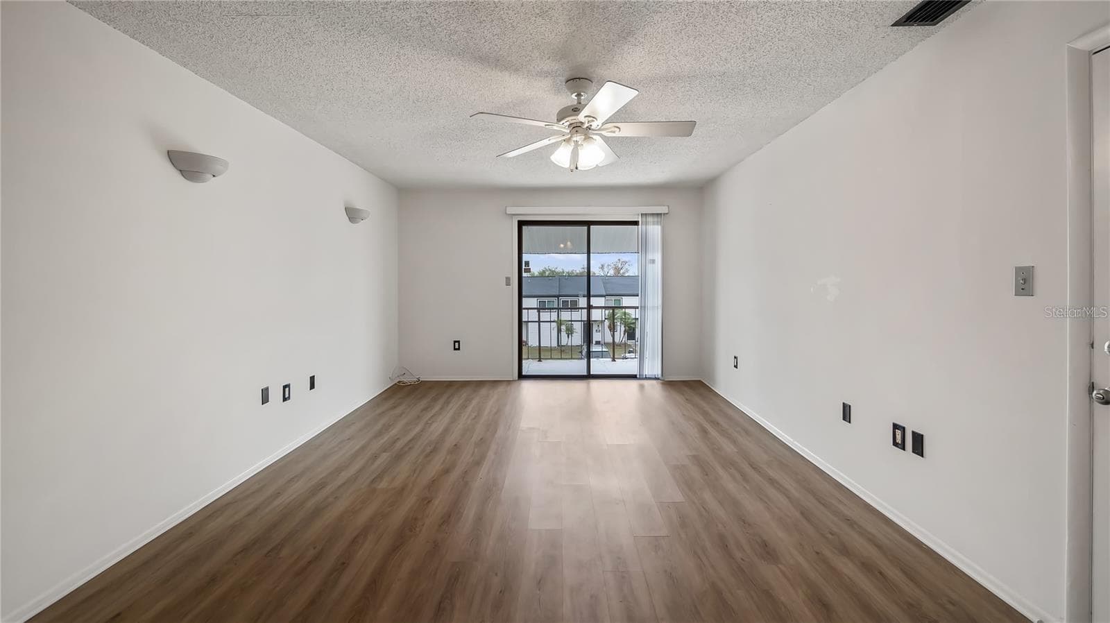 Living - 314 CHEROKEE CT #H, ALTAMONTE SPRINGS
