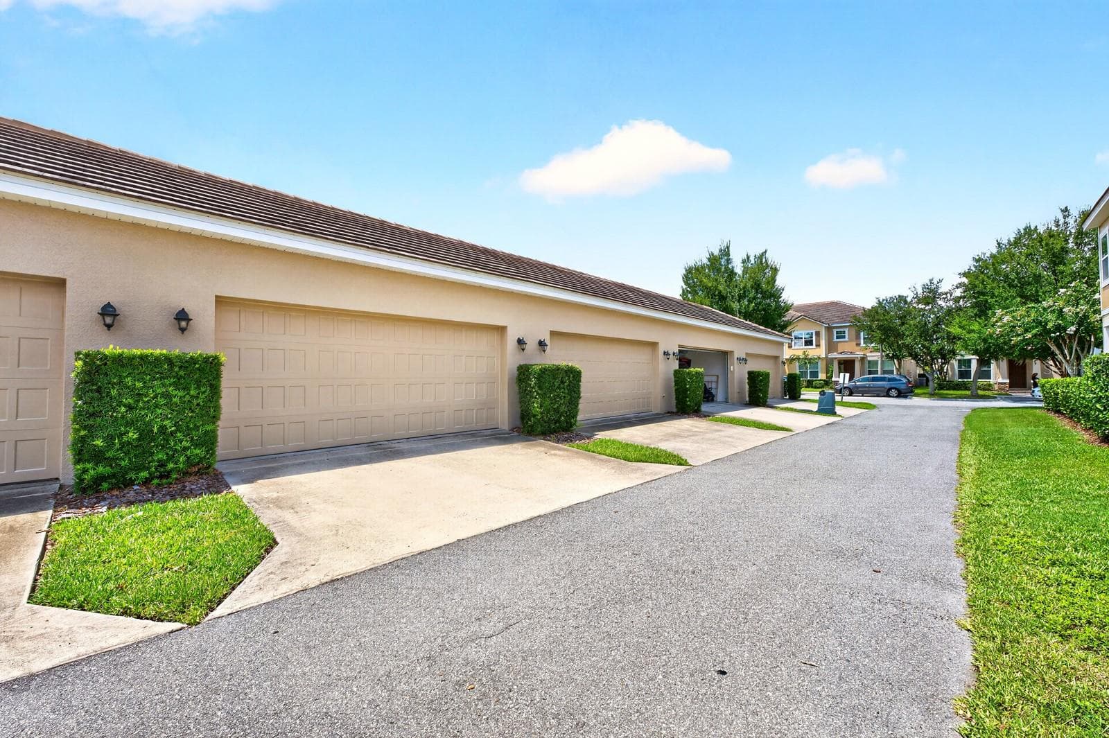 2-car rear facing garage. - 11429 BROWNSTONE ST, WINDERMERE