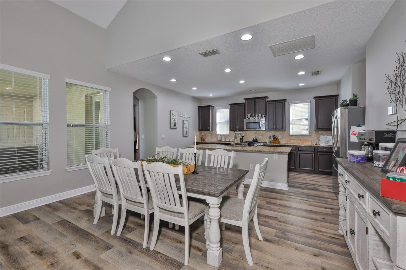 Single Family Residence at 7912 HAMPTON LAKE DR, TAMPA, photo 10 of 52