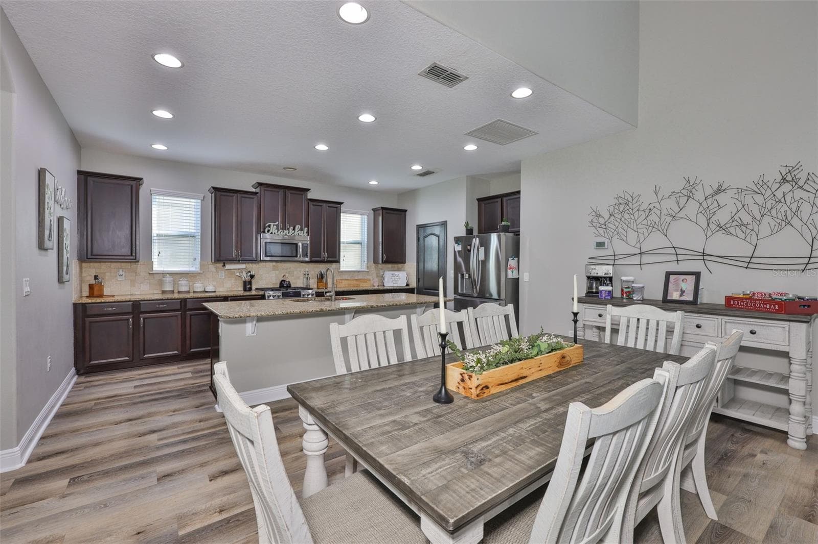 Single Family Residence at 7912 HAMPTON LAKE DR, TAMPA, photo 11 of 52