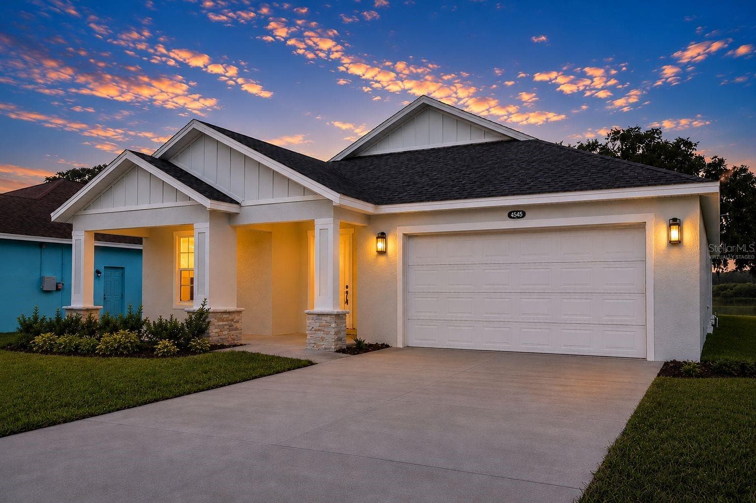 4545 FAIRWAY OAKS DR
