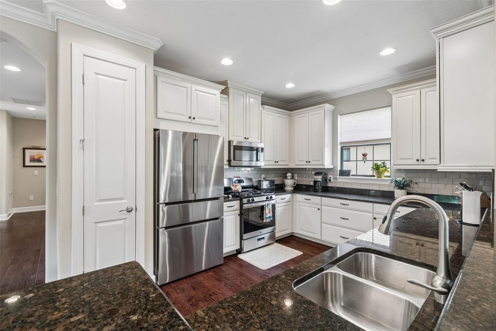 Light and bright kitchen - 11503 CALLISIA DR, ODESSA